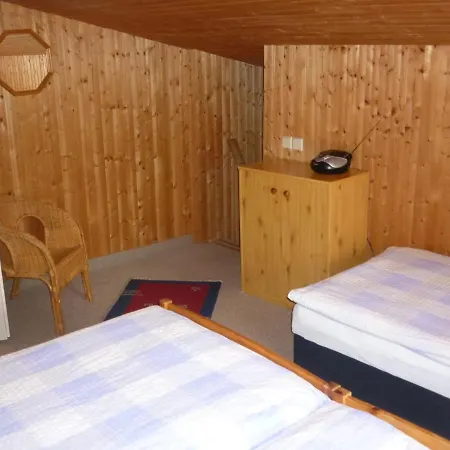 Holiday Flat In With Garden Appartamento *